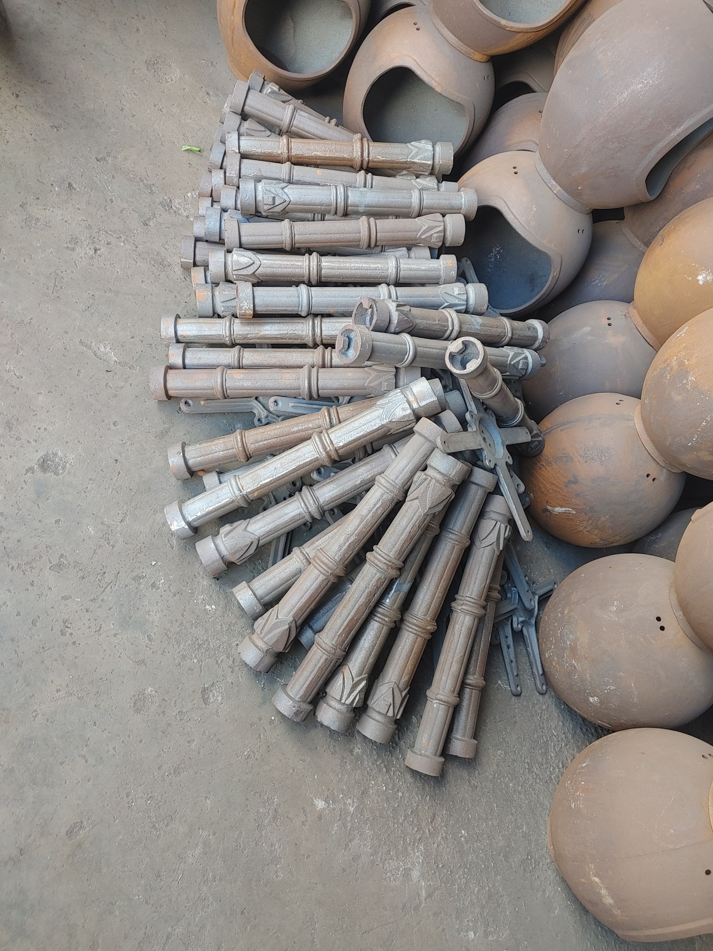 Cột gang đúc chân bàn cà phê